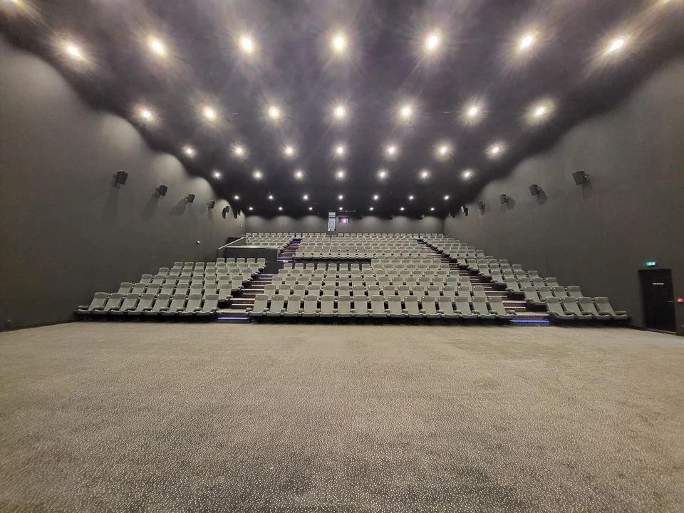 Éclairage d’une salle du Kinepolis Amphithéâtre à Metz